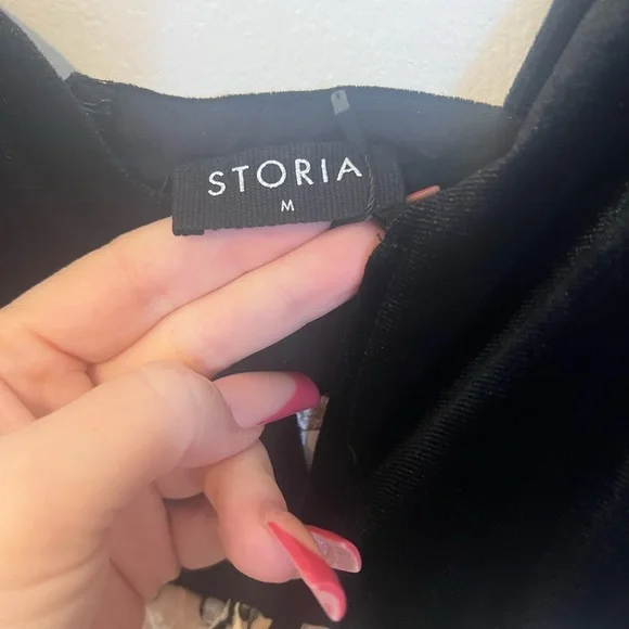 Black & Nude Floral Dress (Size M) NWT - Picture 7 of 7